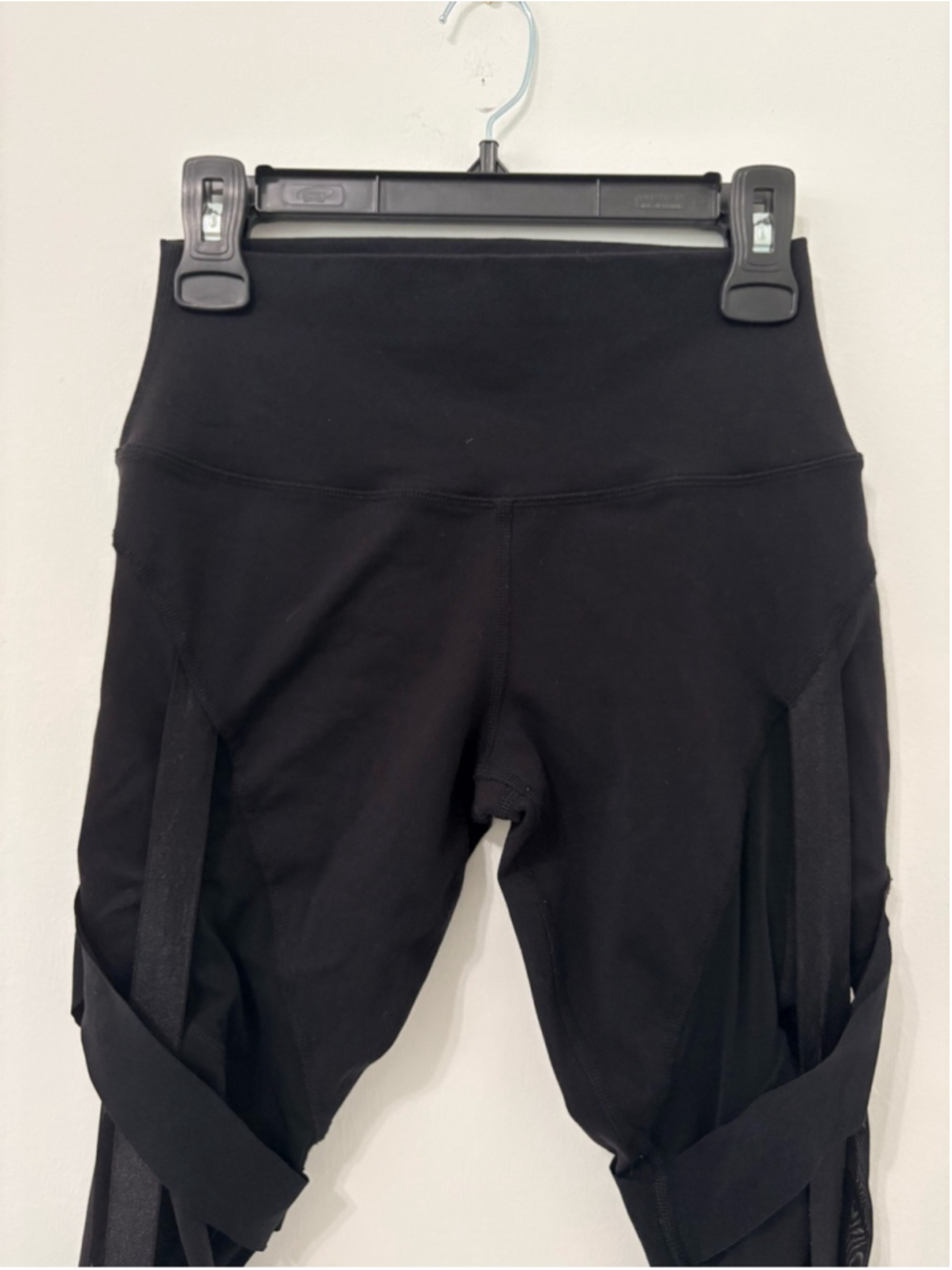 Alo Yoga High-Waist Bandage Legging Sz M Black EUC - Picture 4 of 10
